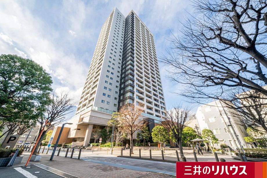 Renovated 2LDK Apartment in Oi - Photo 1