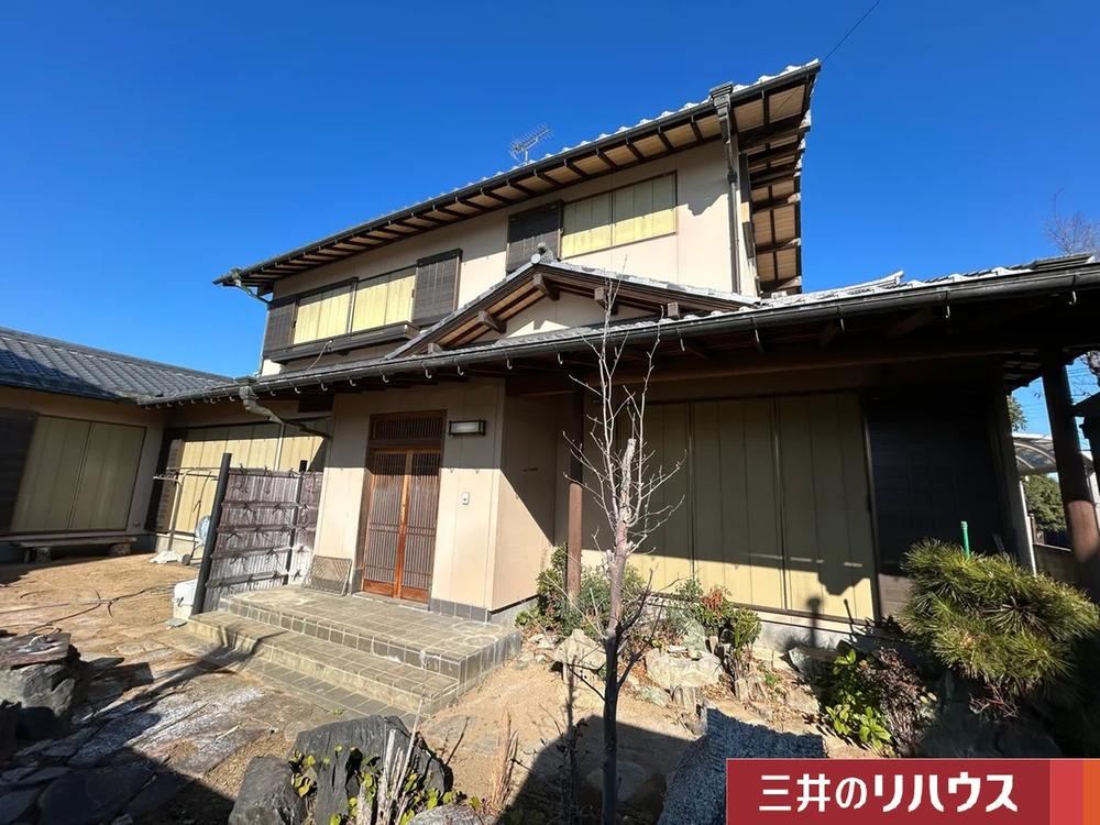 Spacious 6LDK House in Wakamatsu-cho - Photo 1