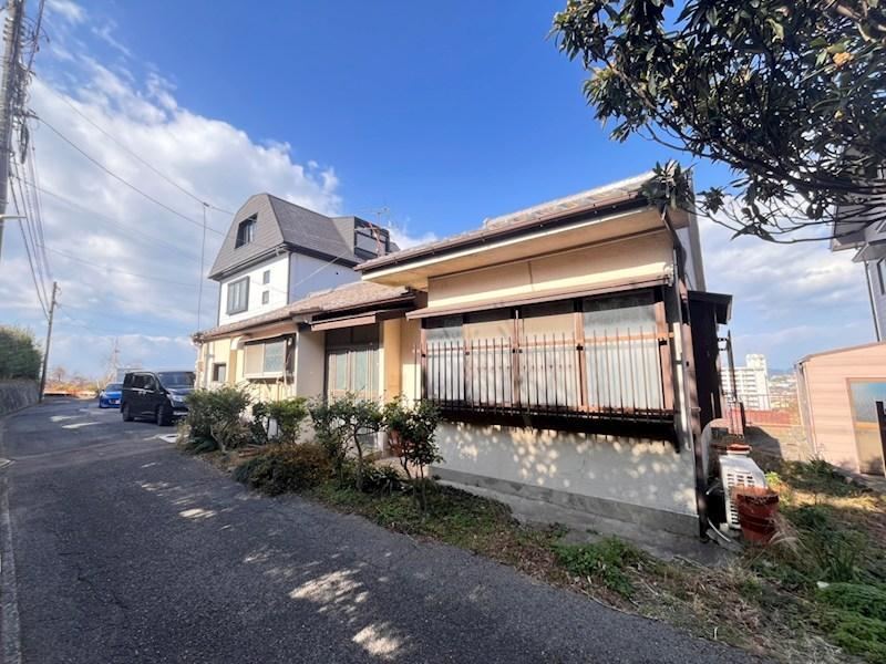 Breezy 5DK Bungalow in Maruyama - Photo 1