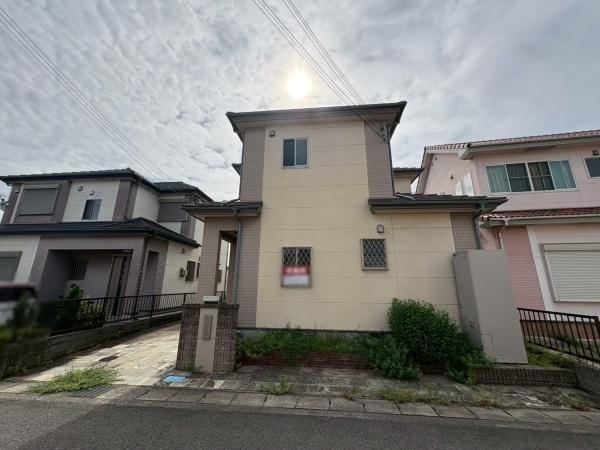 Modern 4LDK Detached House Near Iwade Station - Photo 1