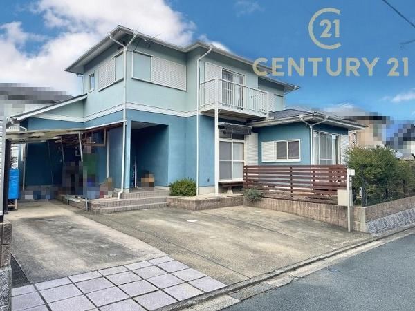 5LDK Home with Ample Parking - Photo 1