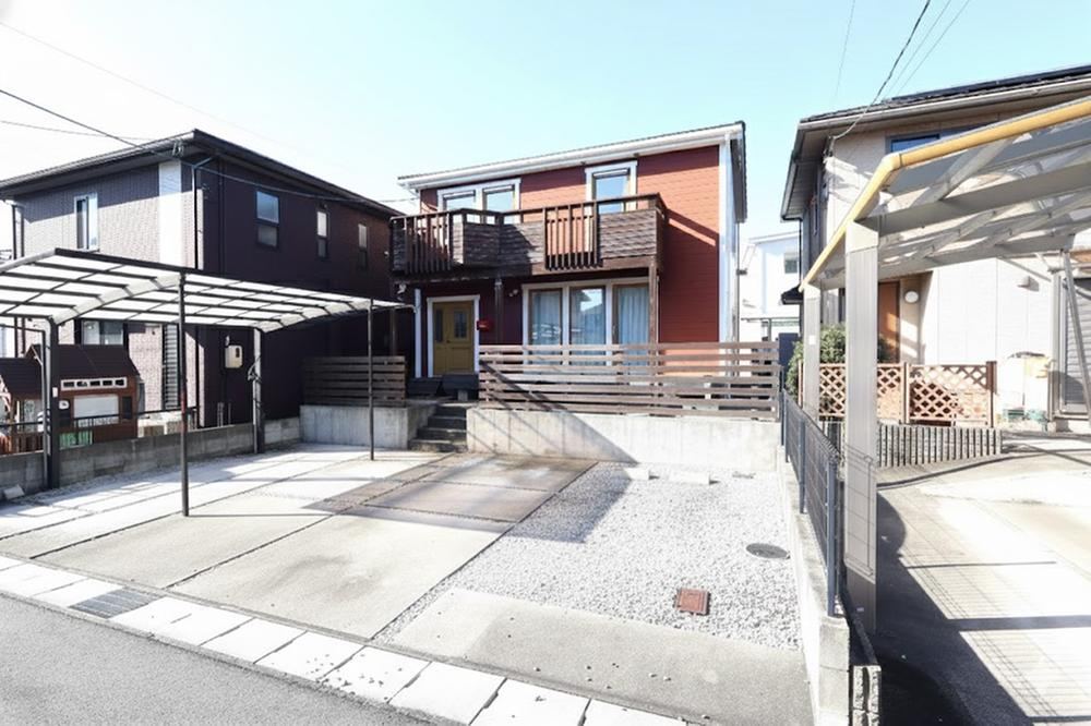 Charming 3LDK Home with Carport in Kameyama - Photo 1