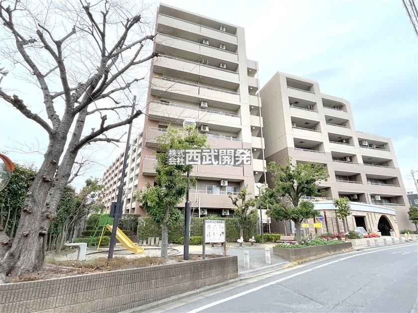 Spacious 3LDK Apartment with Renovation in Asaka - Photo 1