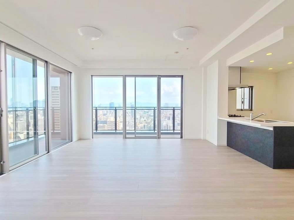 3LDK apartment in Nishi Ward, Osaka - Photo 1