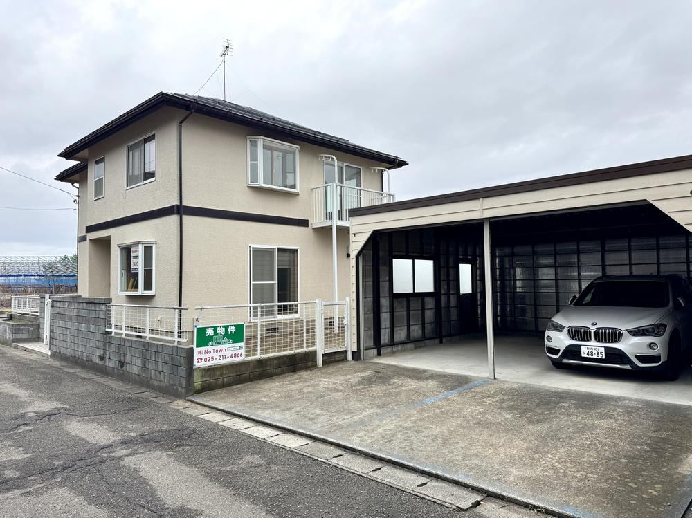 Renovated 4LDK Home with Electric Shutter Garage in Niigata - Photo 1