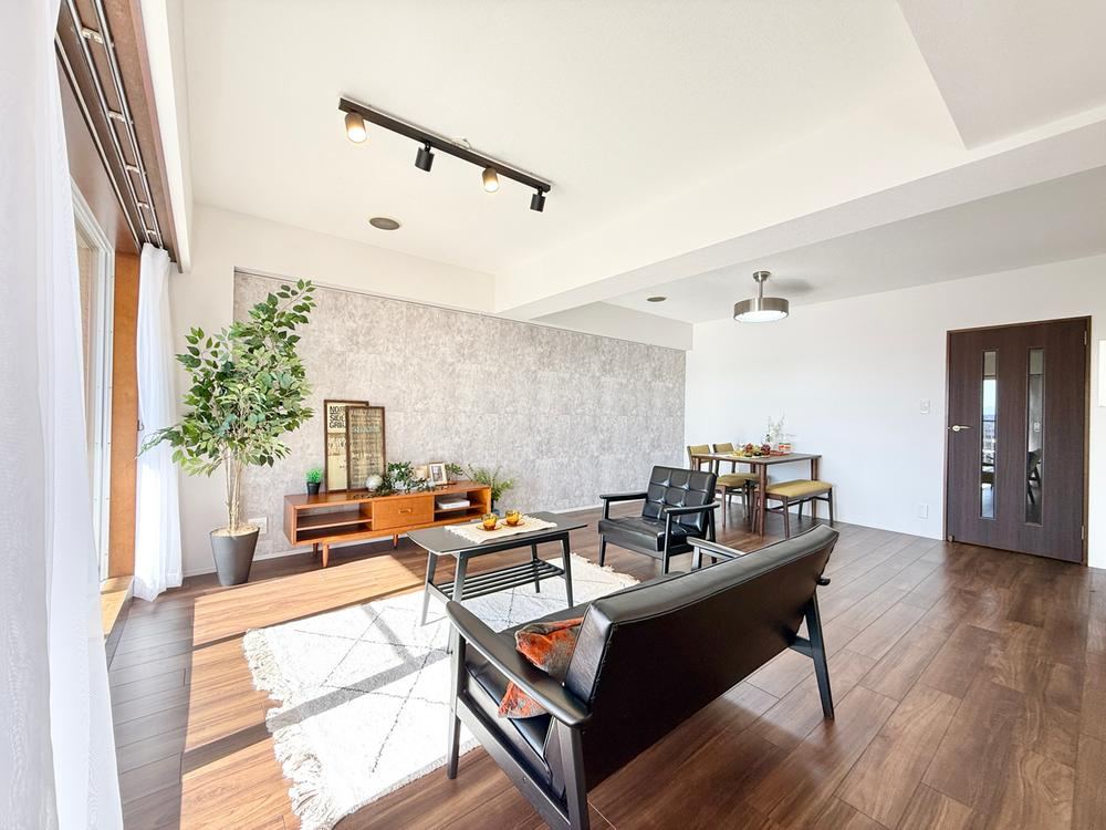 3LDK Apartment with Furniture and Lighting Included - Photo 1