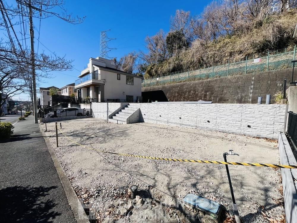 Available Land Plot Near Shin-Yurigaoka Station - Photo 1