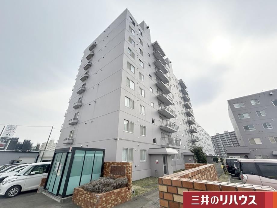 4LDK apartment in Nishi Ward, Sapporo, Hokkaido - Photo 1