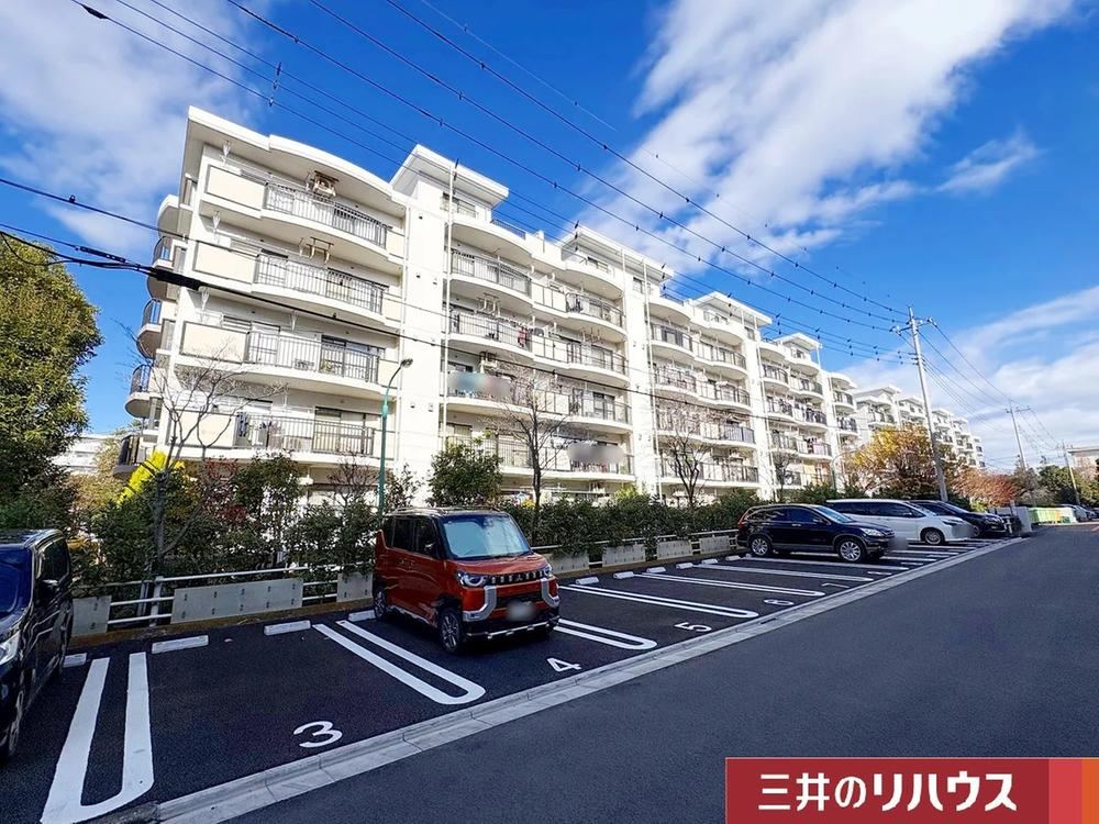 Spacious 2LDK Apartment in Minami-Ozawa - Photo 1