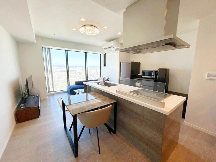 2LDK apartment in Kita Ward, Osaka - Photo 1