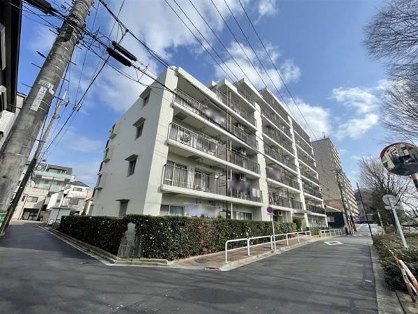 3LDK Apartment Near Machiya Station in Adachi - Photo 1