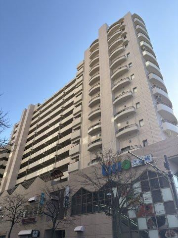 Spacious 3LDK Apartment Near Kameari Station - Photo 1