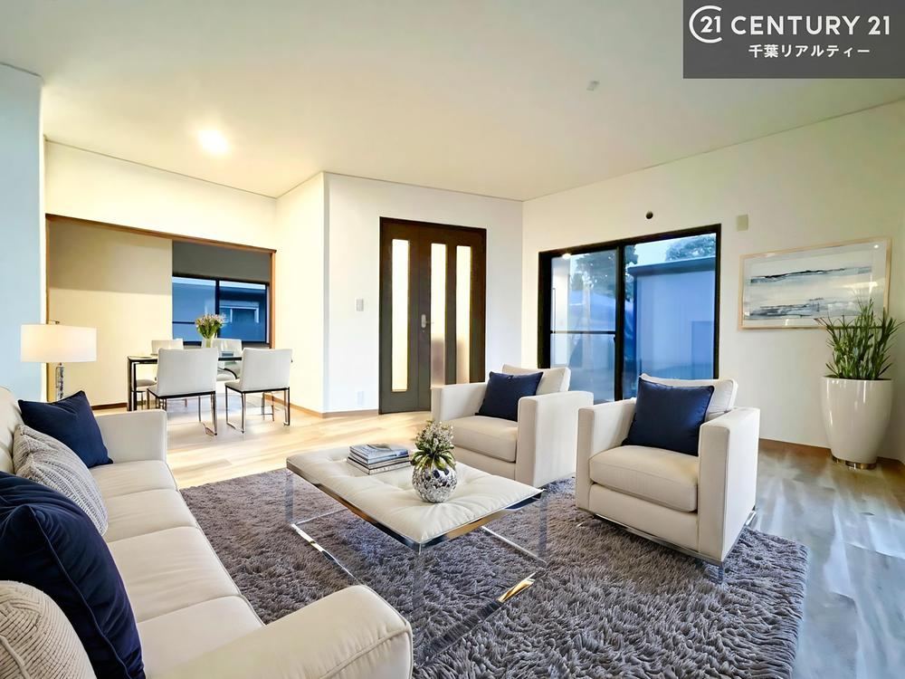 5LDK House with Modern Amenities in Daishuku, Chiba - Photo 1