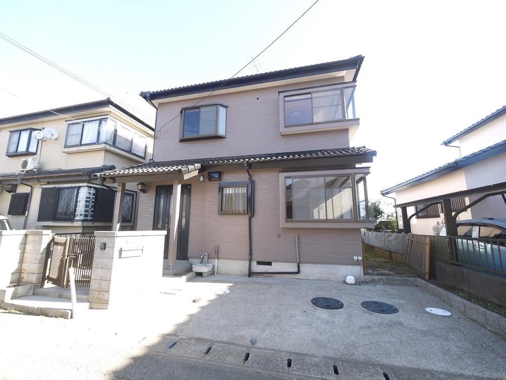 Beautifully Renovated 3LDK House in Yachiyo - Photo 1