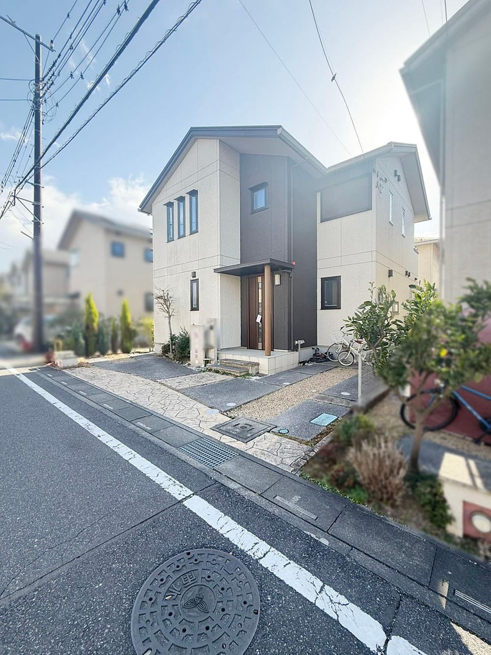 Sturdy 4LDK Home Built by Daiwa House - Photo 1