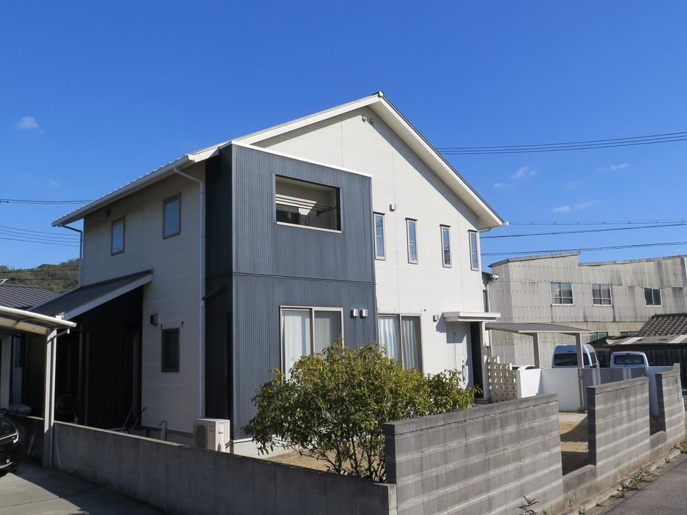 Modern 4LDK Home with Solar Power in Kojima - Photo 1