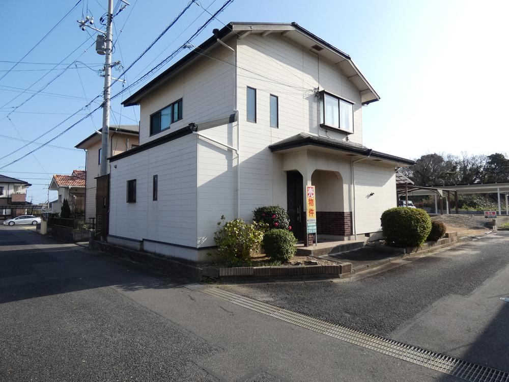 Spacious 5LDK Detached House with Garage in Ube City - Photo 1