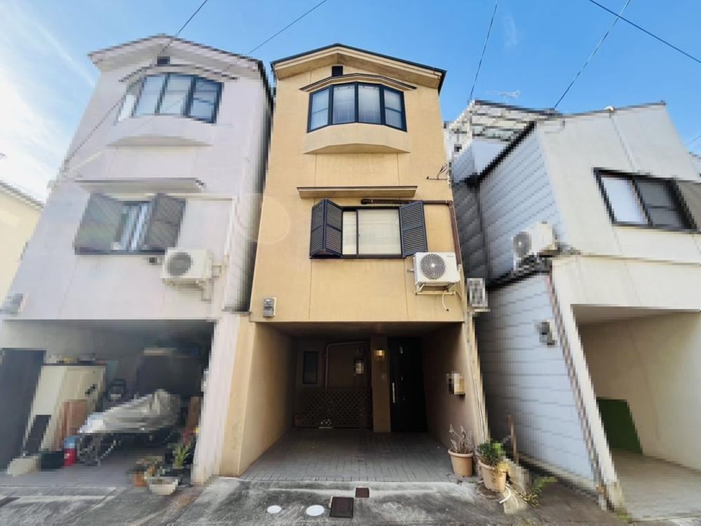 Convenient 3DK House with Garage in Kyoto - Photo 1