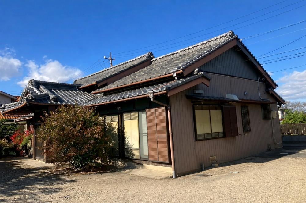 Expansive 4K Home with Large Garden in Hama Isshikicho - Photo 1