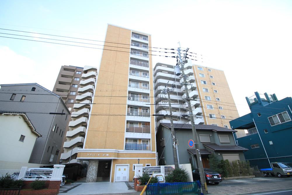 4LDK apartment in Tobata Ward, Kitakyushu, Fukuoka - Photo 1