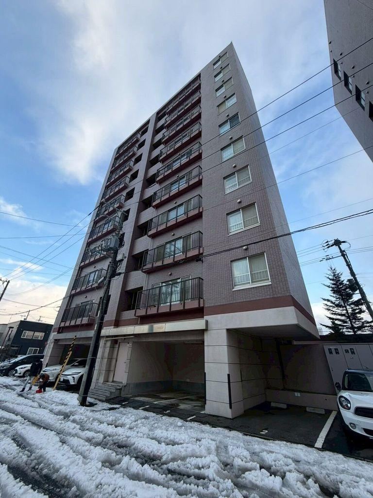 3LDK Apartment Near Hassamu Station, Sapporo - Photo 1