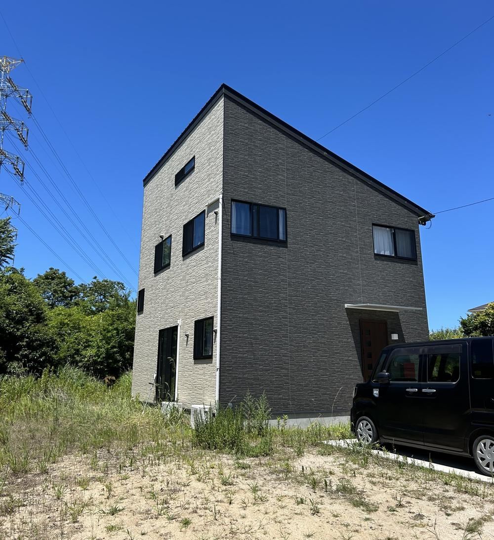 Modern 3LDK+S Home Near Suzuta Station - Photo 1
