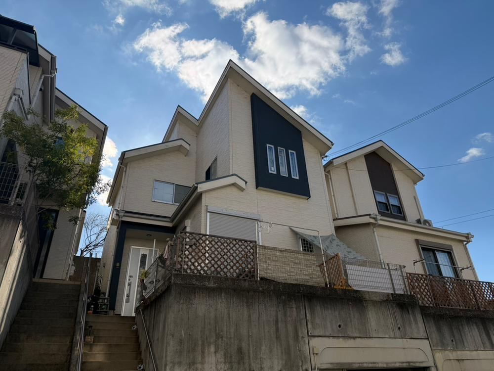 4LDK House with Japanese Room Near Osaka Kyoiku Daigaku Station - Photo 1
