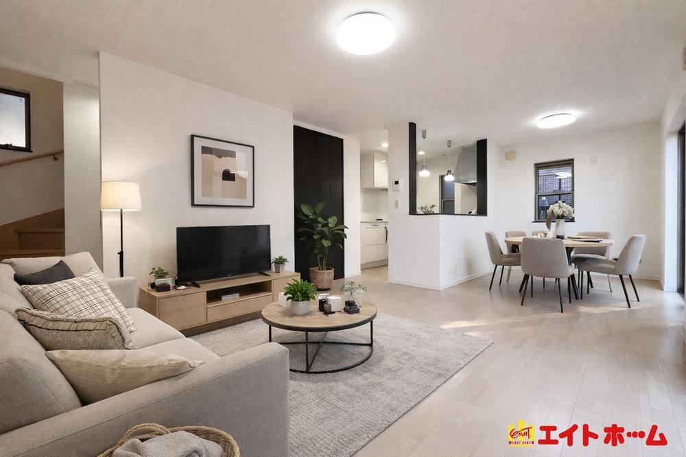 Renovated 3LDK Home with Ample Storage - Photo 1