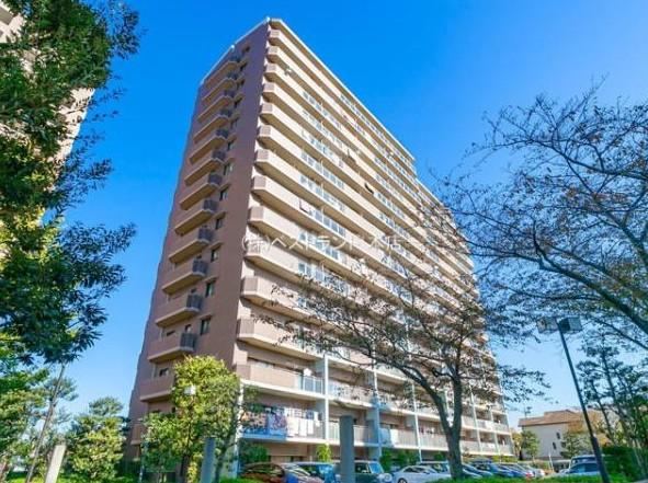 3LDK Apartment with Counter Kitchen in Funabashi - Photo 1
