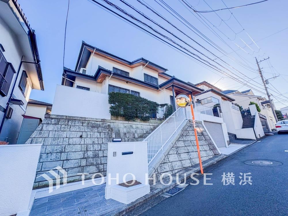 Sophisticated 3LDK Home in Mitake-dai - Photo 1