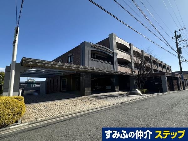 3LDK Apartment with Ocean View Near Yamate Station - Photo 1