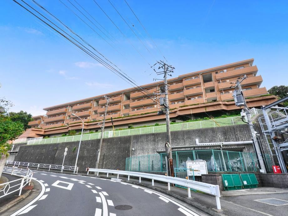 3LDK Corner Apartment in Hiyagiyama - Excellent Sunlight - Photo 1