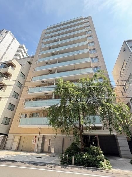 3LDK apartment in Chiyoda Ward, Tokyo - Photo 1