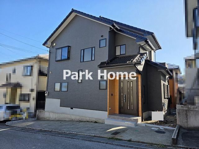 Renovated 4LDK Home with Spacious Garden in Kochi - Photo 1