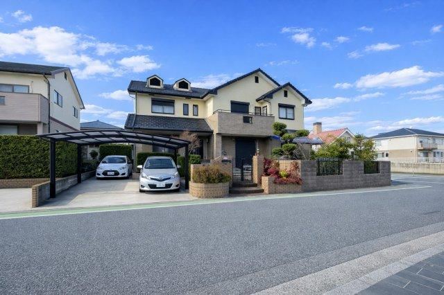 Family-Friendly 5LDK in Mature Neighborhood - Photo 1