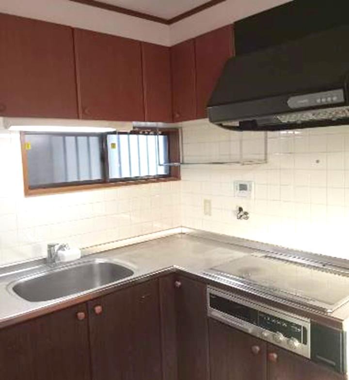 Updated 3LDK+S House in Nishinomiya - Photo 1