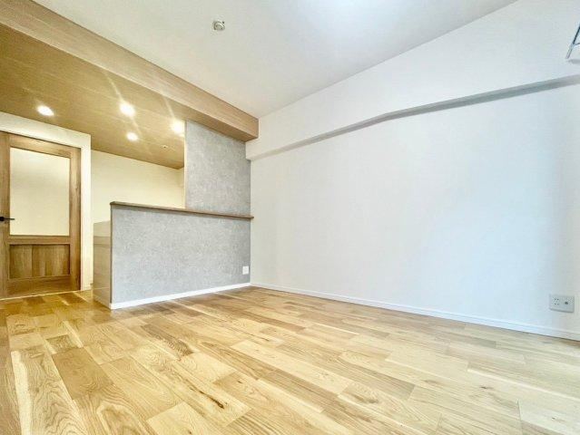 Charming 1LDK Apartment by the River in Nakameguro - Photo 1