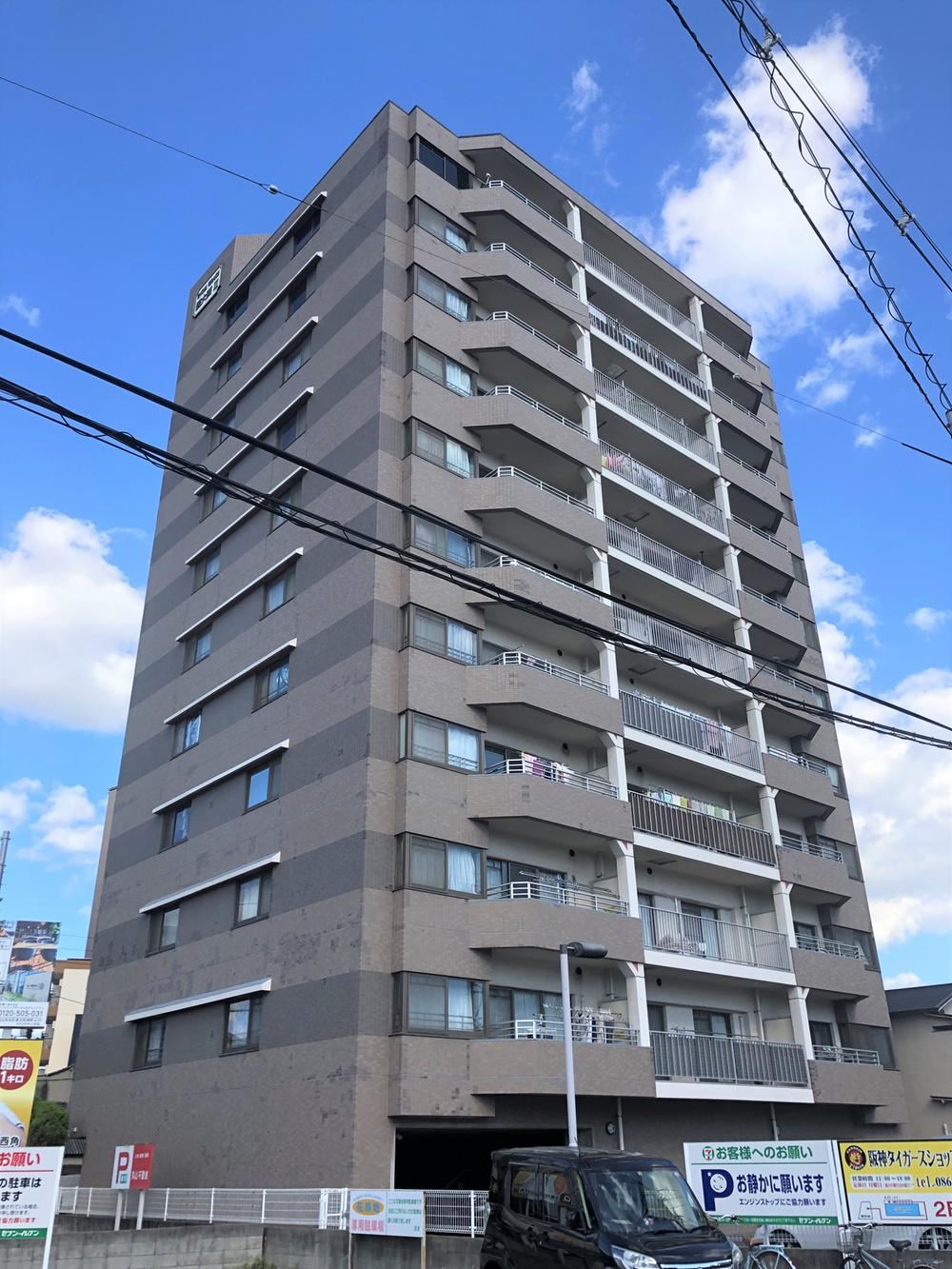 3LDK apartment in Kita Ward, Okayama - Photo 1