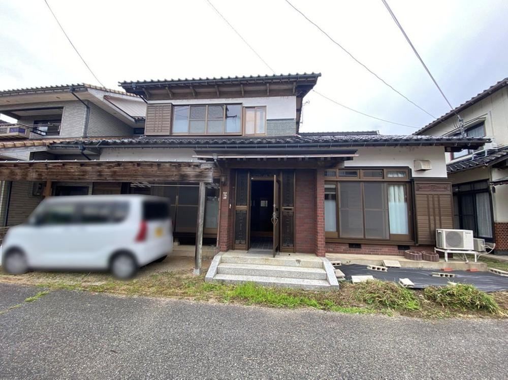 Versatile 7LDK House with Office Potential in Toyooka - Photo 1