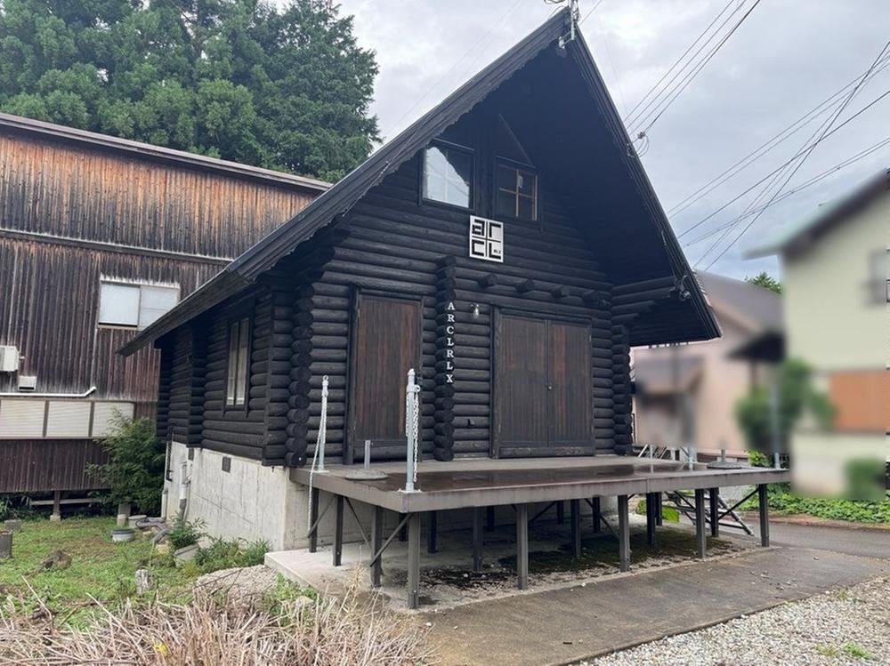 Ideal Second Home in Popular Resort Area - Photo 1