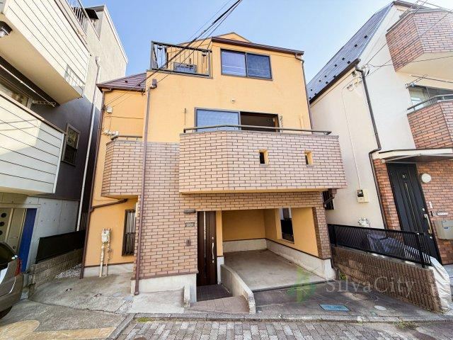 Bright 3LDK Detached House with Great Exposure - Photo 1