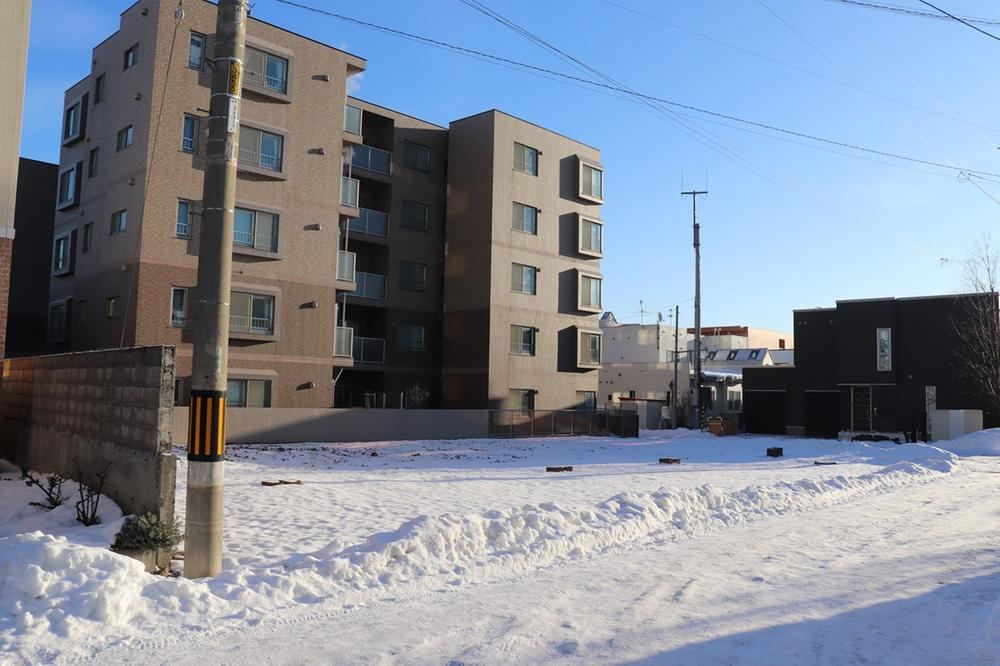 Land Near 24th Station and Kotoni Station with Shopping Access - Photo 1