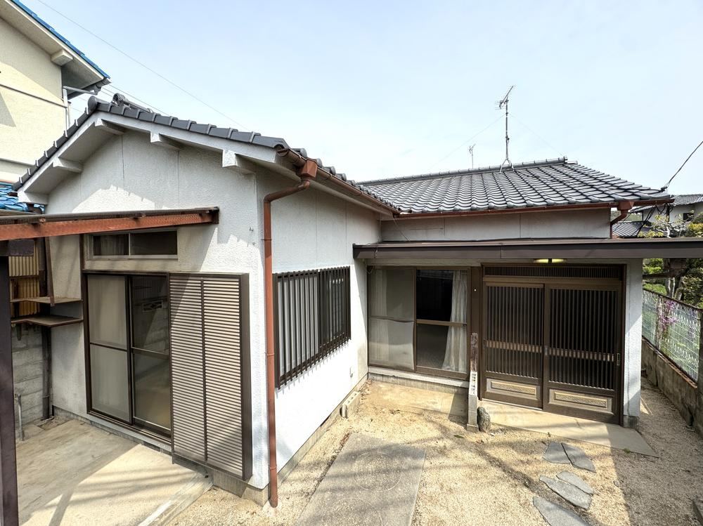 Convenient 4K House Near Hokaiin Station - Photo 1