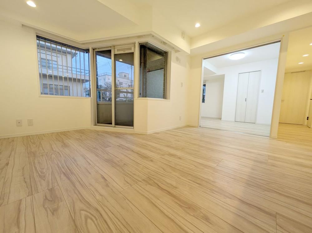 Family-Friendly 2LDK Apartment with Renovation in Adachi - Photo 1