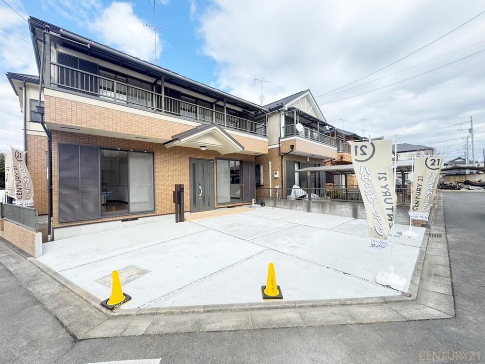 Fully Renovated 4LDK House with Parking for 3 Cars in Higashiyamato - Photo 1