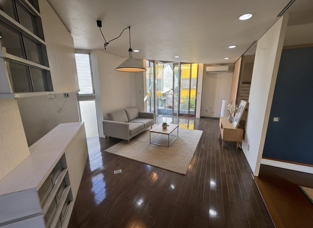 4LDK House with Great Views in Yokohama - Photo 1