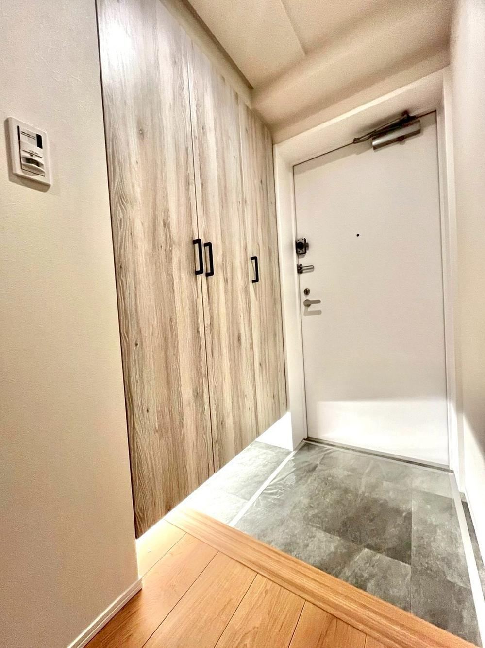 Fully Renovated 2LDK Apartment in Kanagawa - Photo 1