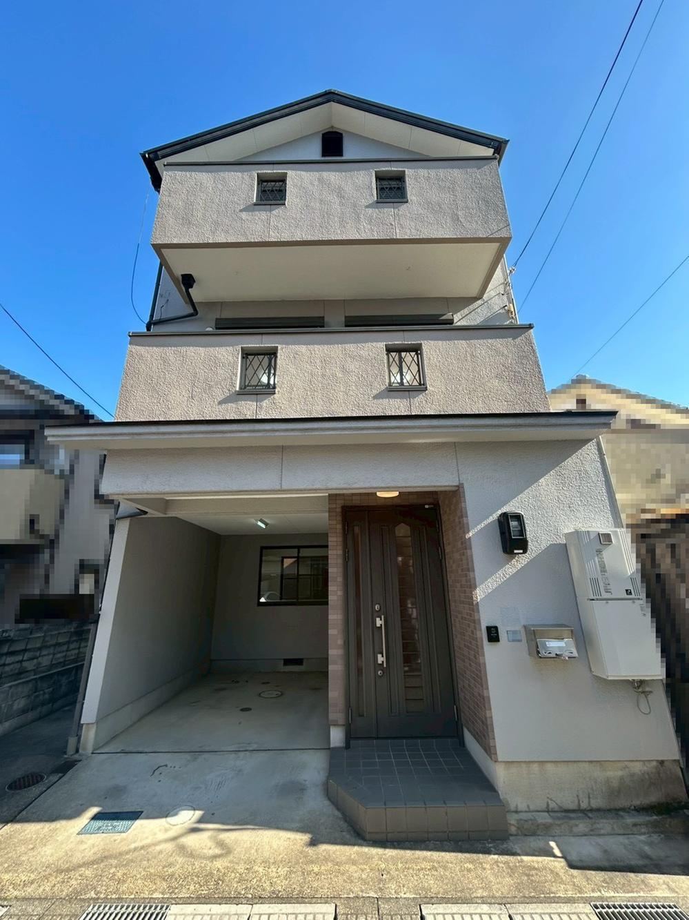 Family-Friendly 3LDK House with Ample Light and Space in Nagaokakyo - Photo 1
