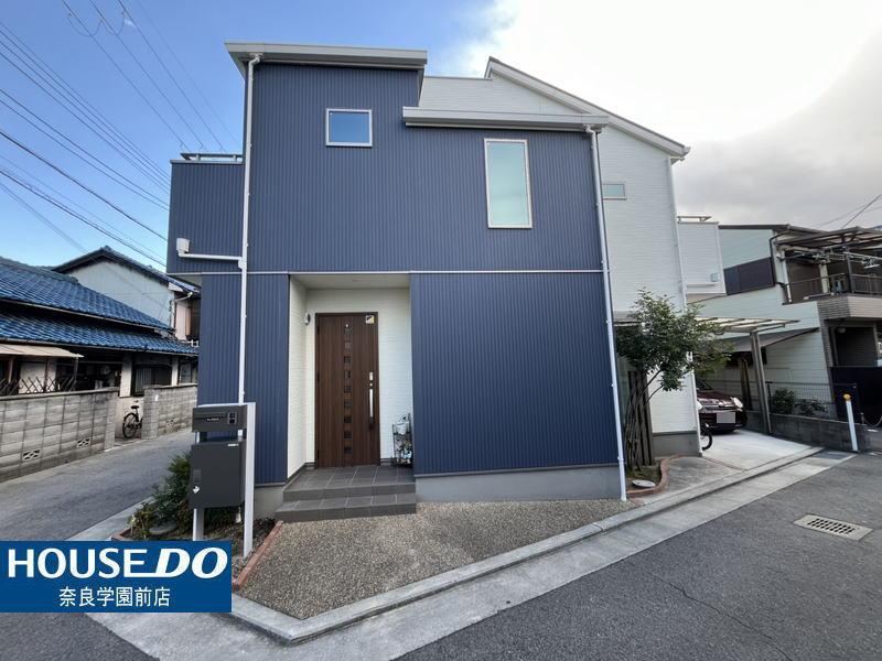 Modern 3LDK House with Solar Power in Yao City - Photo 1