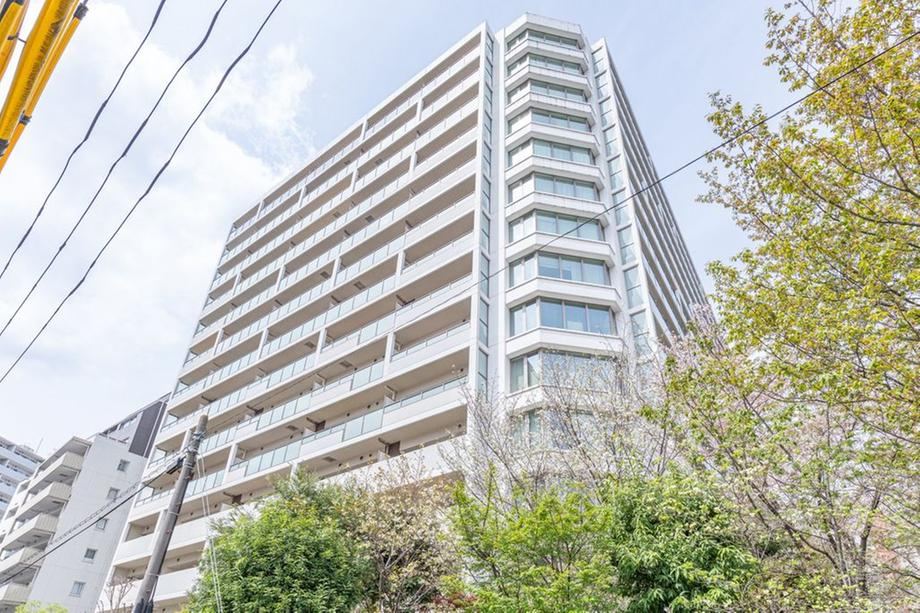 1LDK+S apartment in Minato Ward, Tokyo - Photo 1